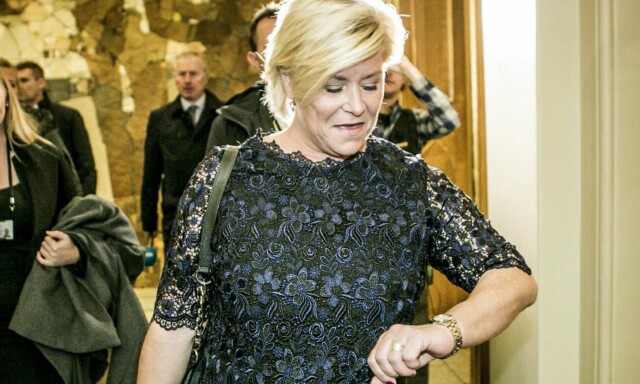 image: Siv Jensen roper «morna, ansvarlighet»